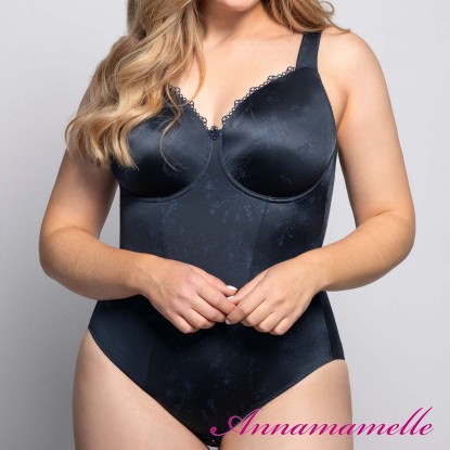 De prachtige Ulla Dessous Viola Body met beugel straalt elegantie uit